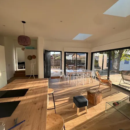 Robinia Cormier 150 M De La Holiday home *