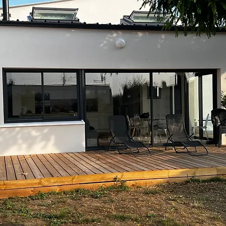 Robinia Cormier 150 M De La Holiday home
